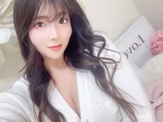 a girl from angel-live https://picture.angel-live.com/images/p5-374780791