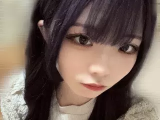 a girl from angel-live https://picture.angel-live.com/images/p5-375737426